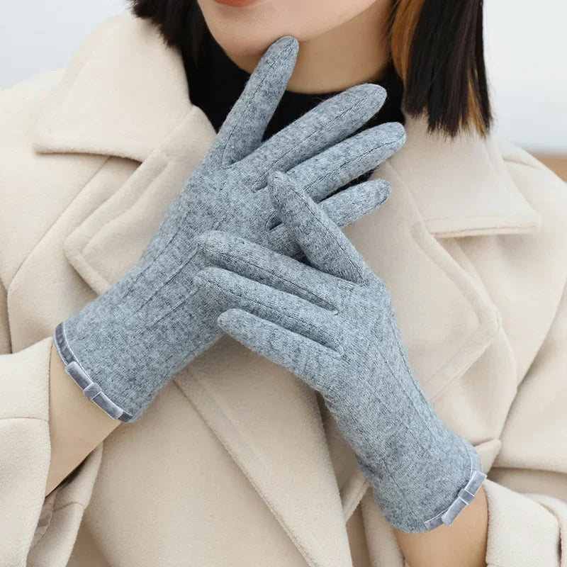 IsabelleLuxeFlairCashmereGloves.jpg