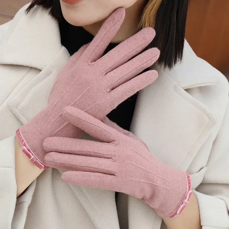 IsabelleLuxeFlairCashmereGloves1.jpg