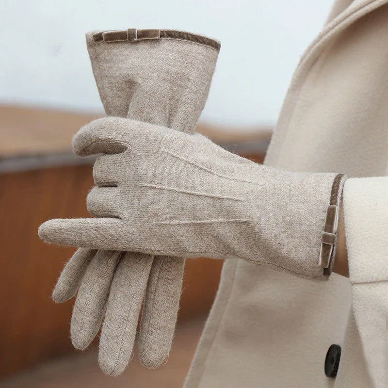 IsabelleLuxeFlairCashmereGloves3.jpg