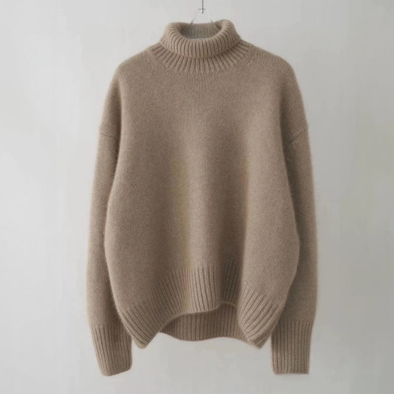 ZoeSoftMinimalisticLookPullover2.jpg