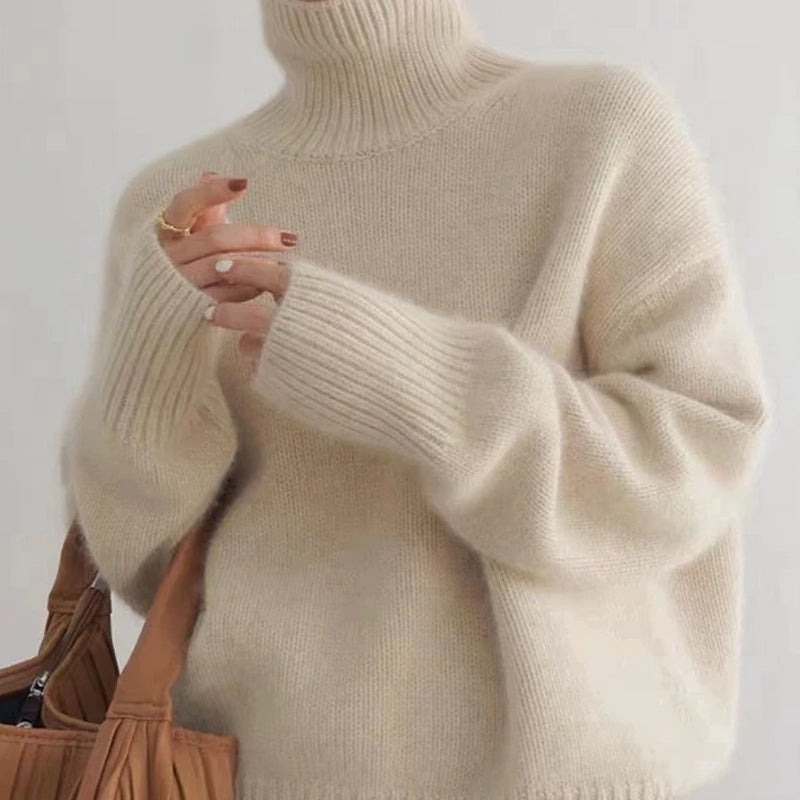 Zoe Soft Minimalistic Look Pullover